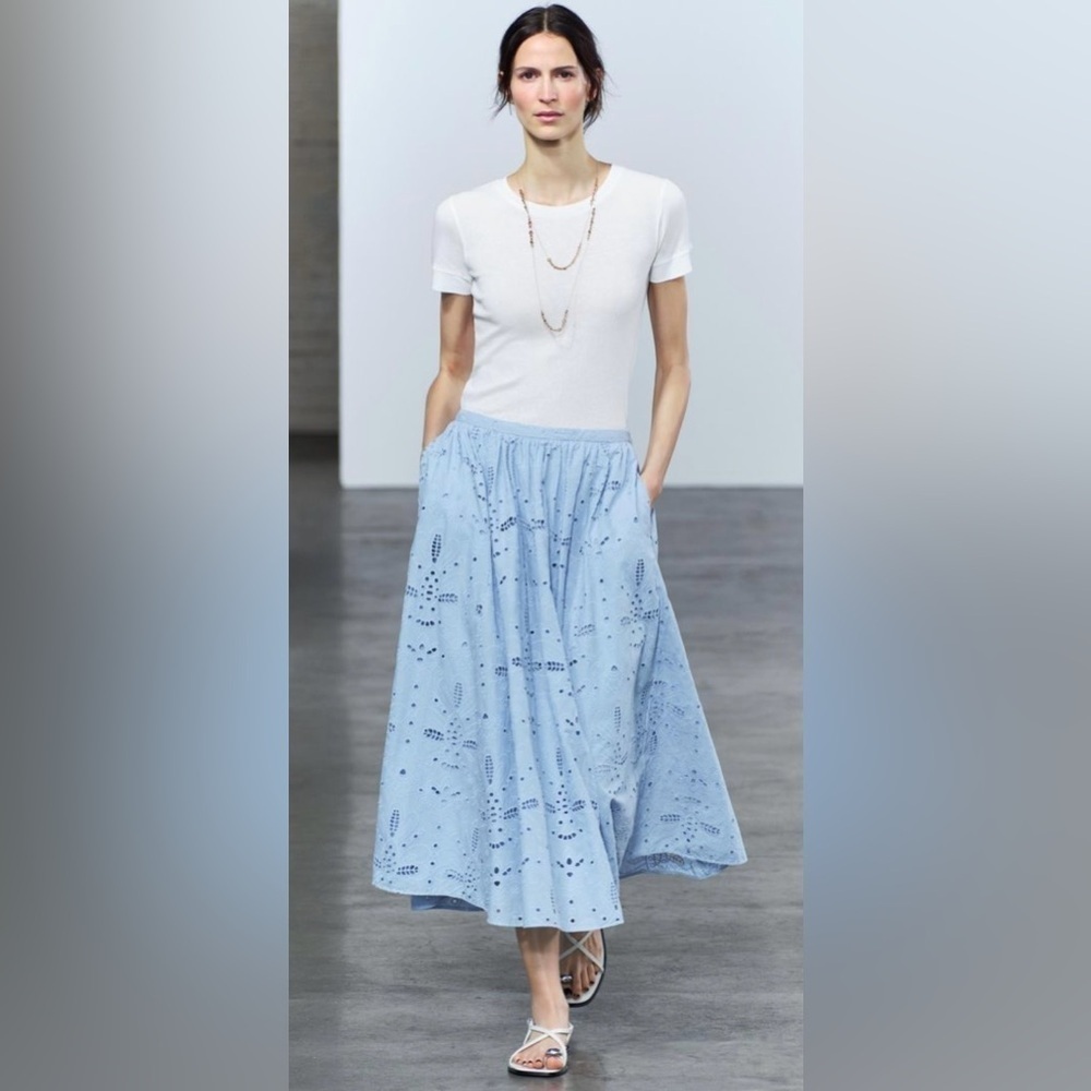 Zara collection skirt with cutwork embroidery. Size S. Worn only once!